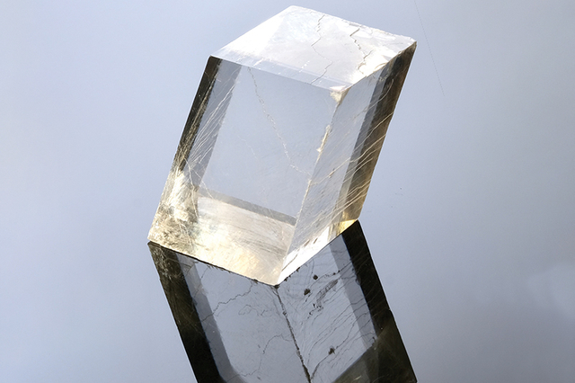 Birefringent Crystal Caco3