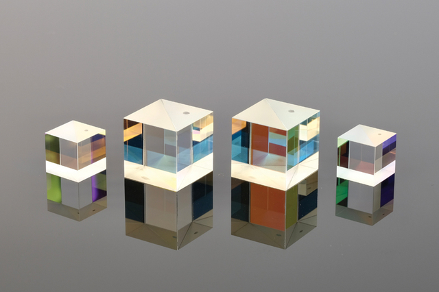 Broadband Beamsplitter Cube